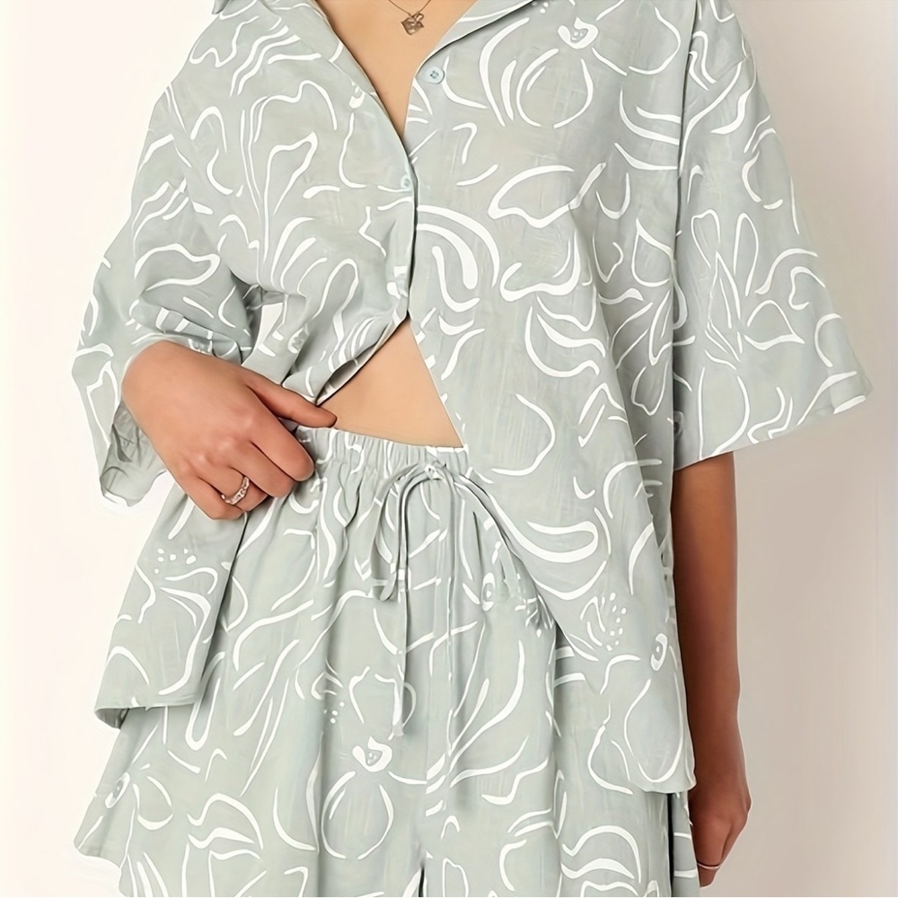 Stylish Petal and Pup Green and White Floral Set NWT med